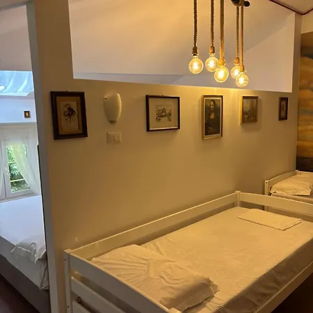 Amazing Attic At The קומו