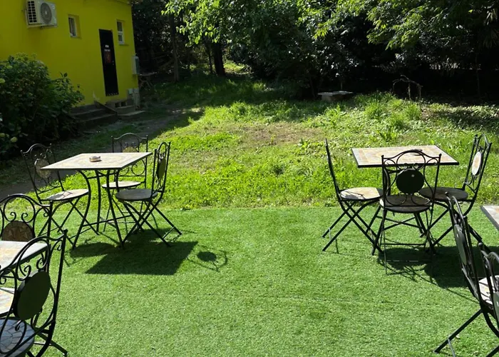 Amazing Attic At The דירה *