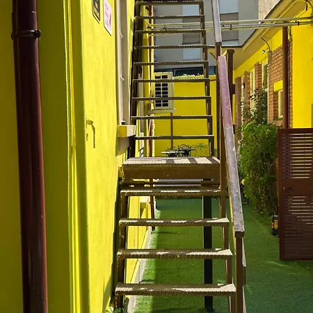 شقة Amazing Attic At The